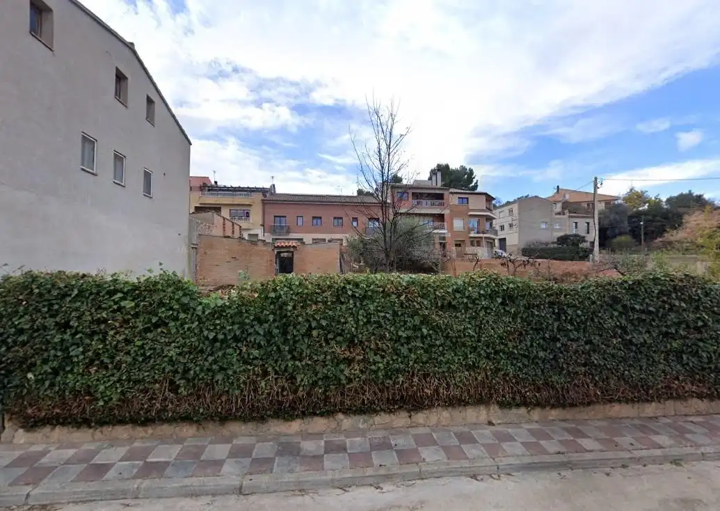 Vista exterior de Casa o xalet en venda en Sant Martí de Tous amb Calefacció, Jardí privat i Terrassa