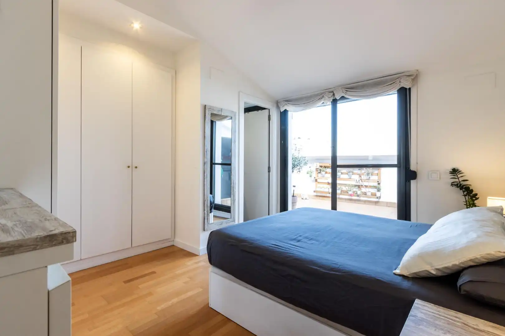 Habitación de Ático en venta en Sabadell con Aire acondicionado, Calefacción y Parquet