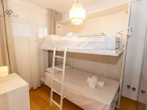Dormitori de Pis de lloguer en Almuñécar amb Aire condicionat, Terrassa i Moblat