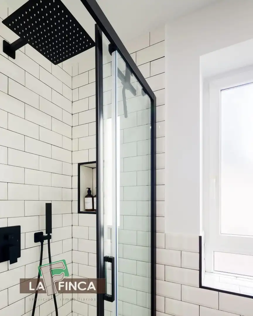 Badezimmer von Wohnung zum Verkauf in Oviedo  mit Heizung und Möbliert