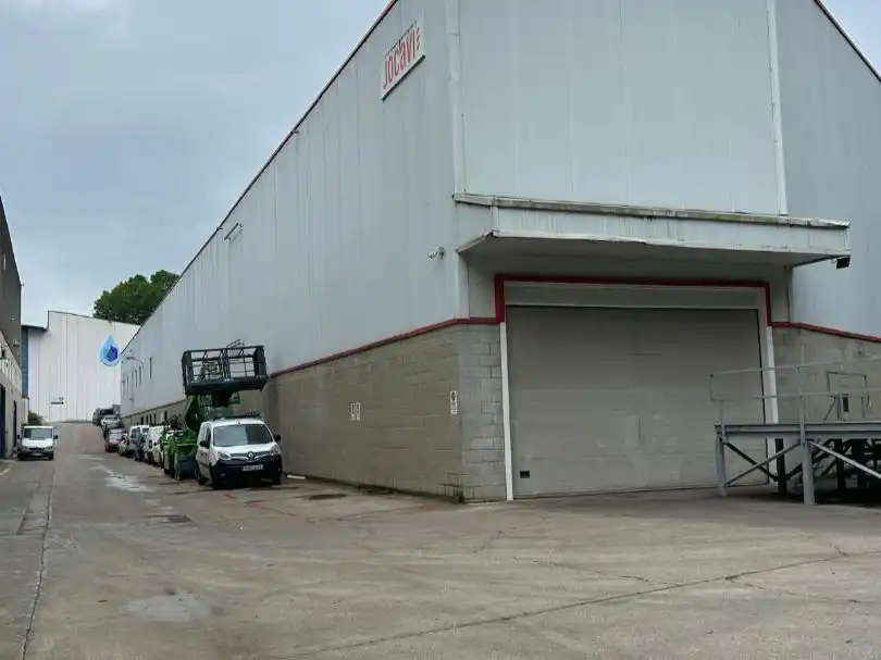 Nau industrial en venda a Francesc Camprodon 108