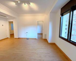 Living room of Flat to rent in  Barcelona Capital  with Air Conditioner, Heating and Parquet flooring