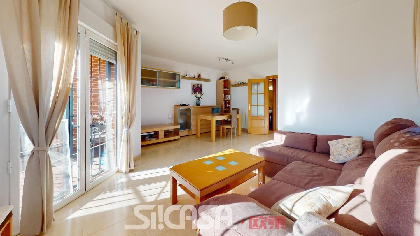 Sala d'estar de Casa o xalet en venda en Cedillo del Condado amb Aire condicionat, Calefacció i Terrassa