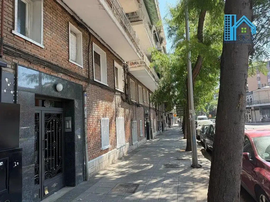 Vista exterior de Piso en venta en Madrid con Aire acondicionado, Terraza y Amueblado