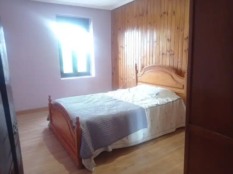 Dormitori de Edifici en venda en Tineo