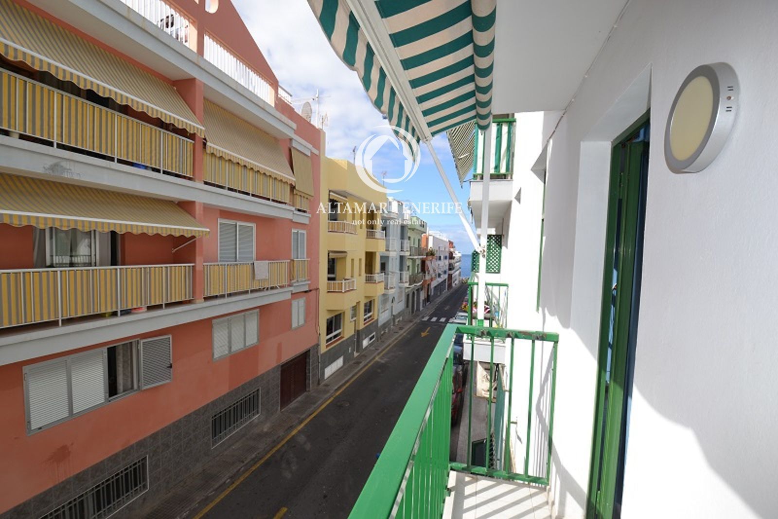 Vista exterior de Apartament en venda en Guía de Isora amb Terrassa i Moblat