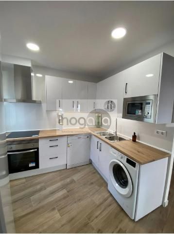 Kitchen of Flat to rent in  Sevilla Capital  with Air Conditioner and Furnished