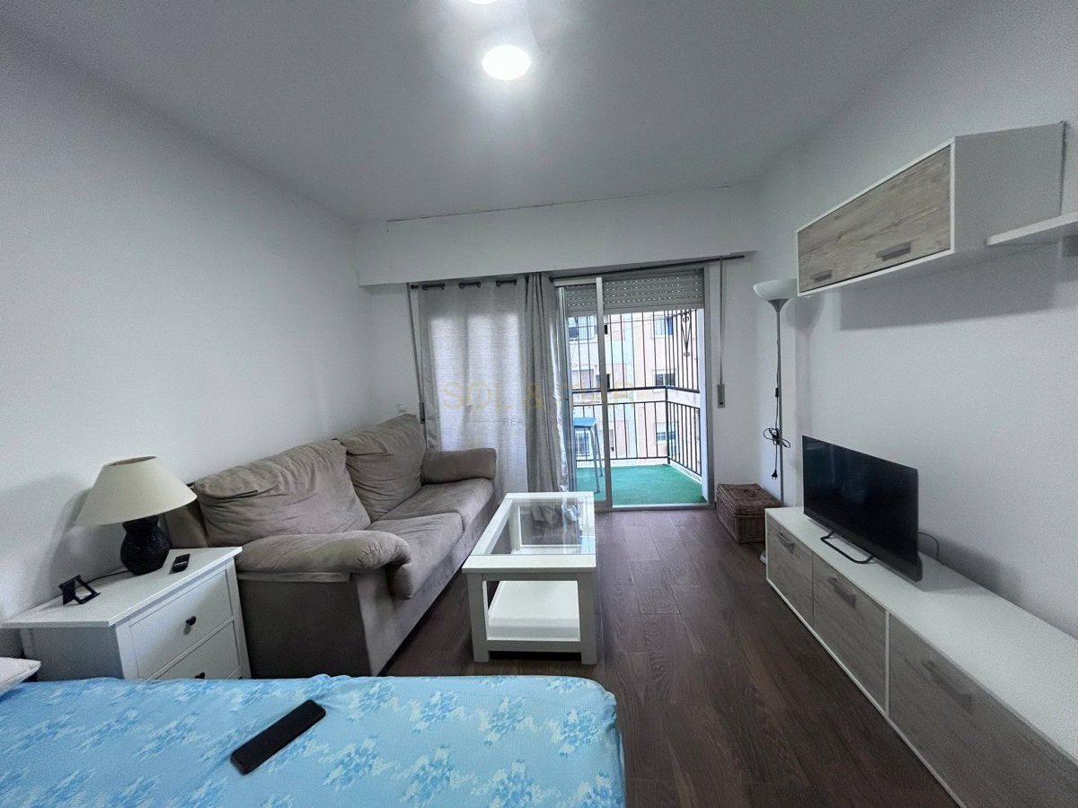 Dormitori de Estudi de lloguer en Torremolinos amb Terrassa i Moblat