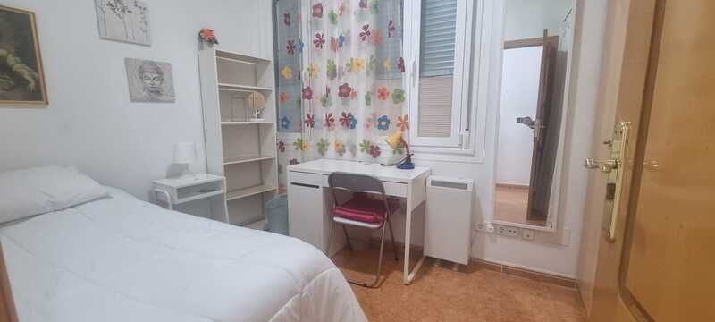 Dormitori de Pis de lloguer en  Madrid Capital amb Calefacció, Traster i Moblat