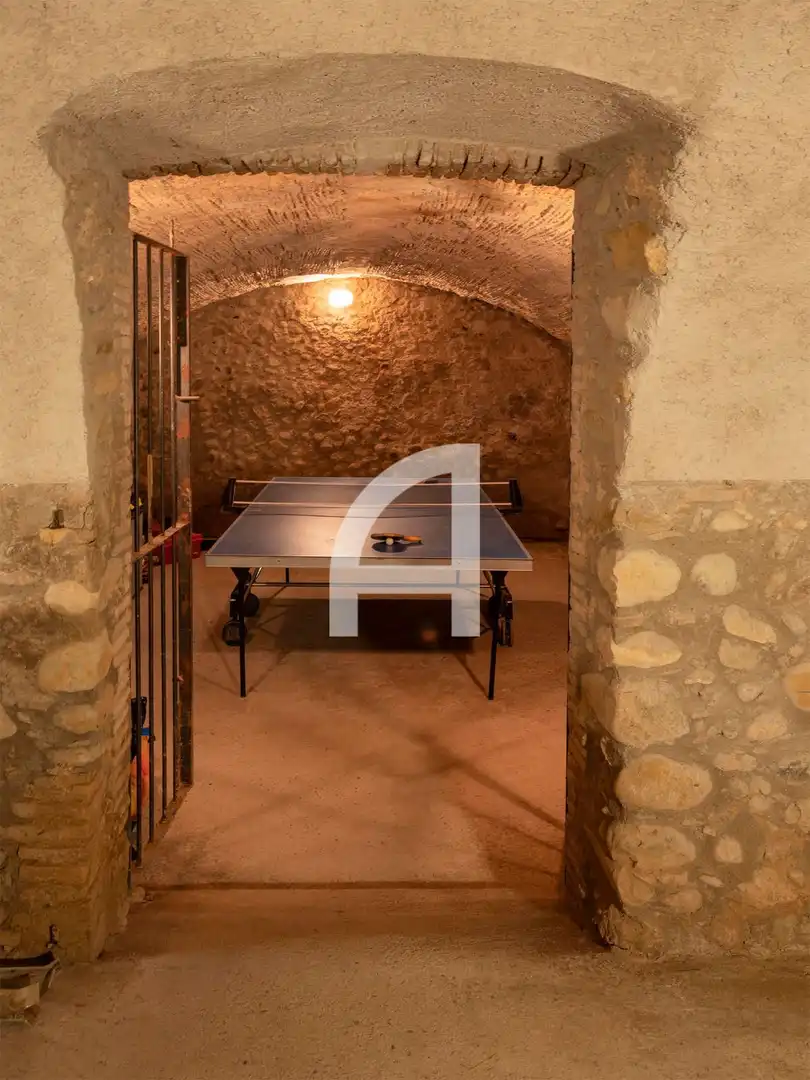 Finca rústica en venta en Sant Miquel de Fluvià con Calefacción, Piscina y Amueblado