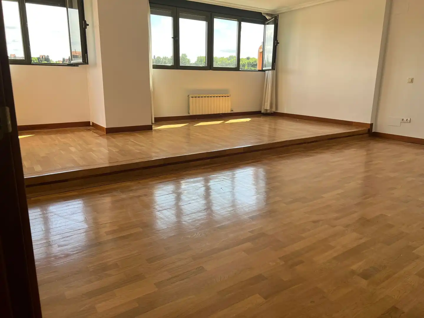 Living room of Attic for rent in Madrid  with Air Conditioner, Heating and Parquet flooring