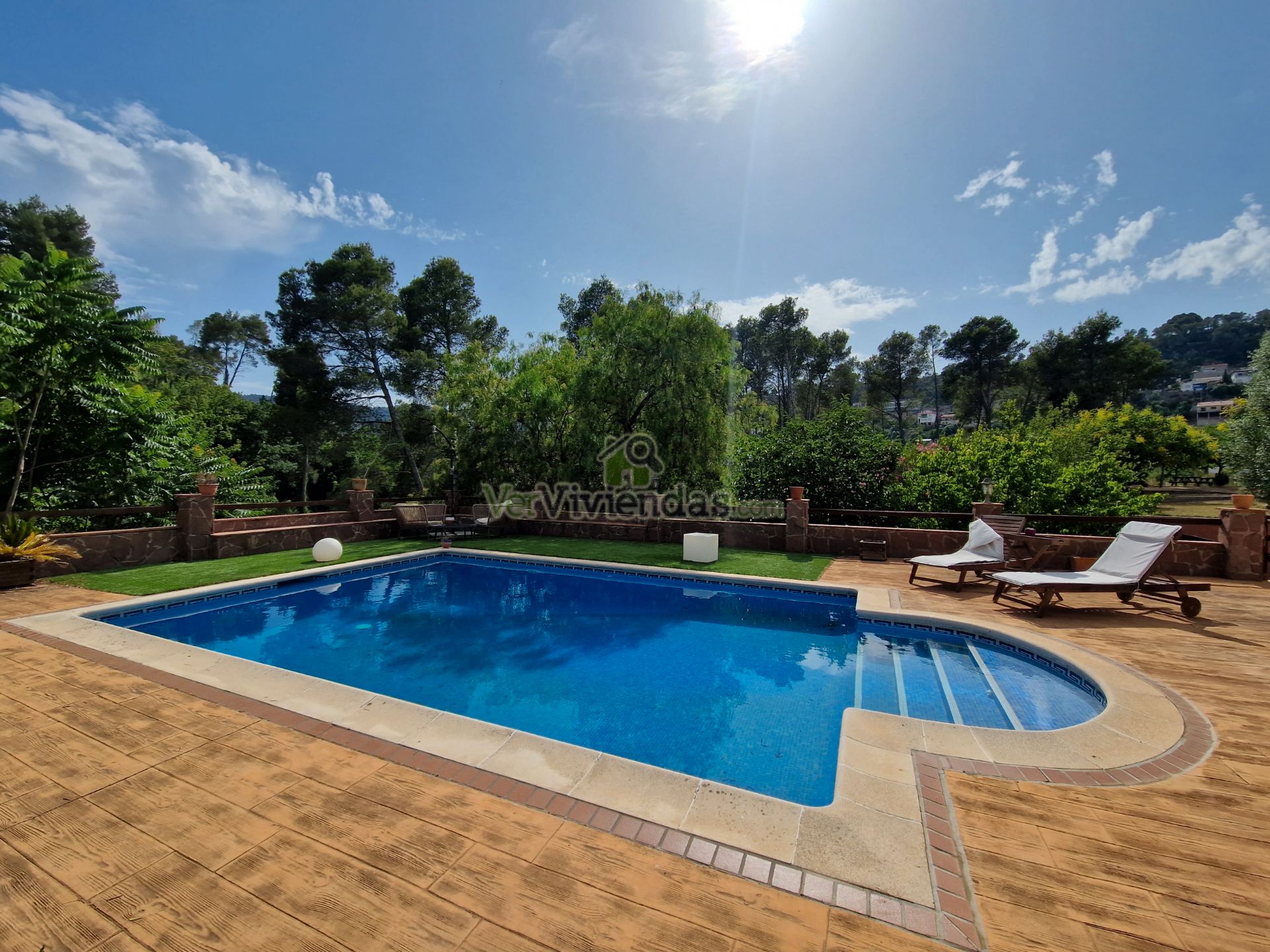 Piscina de Casa o xalet en venda en Vallirana amb Calefacció, Jardí privat i Parquet