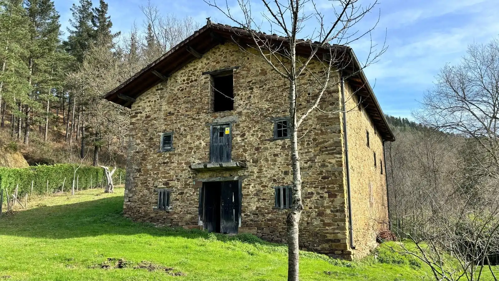 Außenansicht von Country house zum Verkauf in Laudio / Llodio