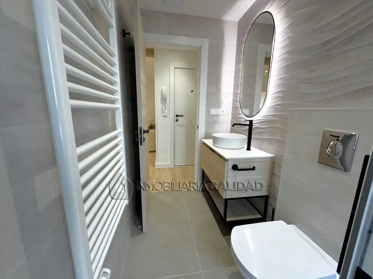 Bathroom of Flat for sale in Burgos  with Heating, Storage room and Furnished