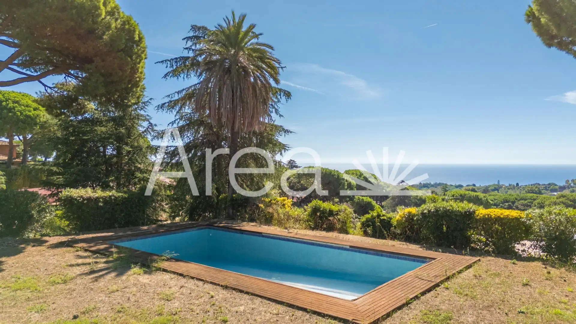 Swimming pool of Houses for sale in Rocaferrera