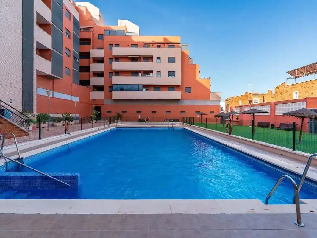 Piscina de Pis en venda en Roquetas de Mar amb Aire condicionat i Piscina
