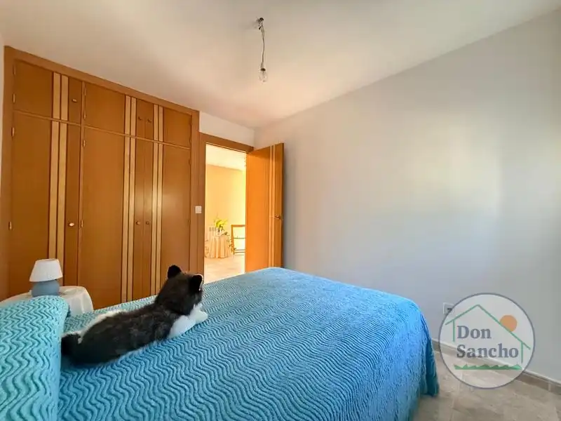 Dormitori de Casa o xalet en venda en Viana de Cega amb Calefacció, Terrassa i Traster