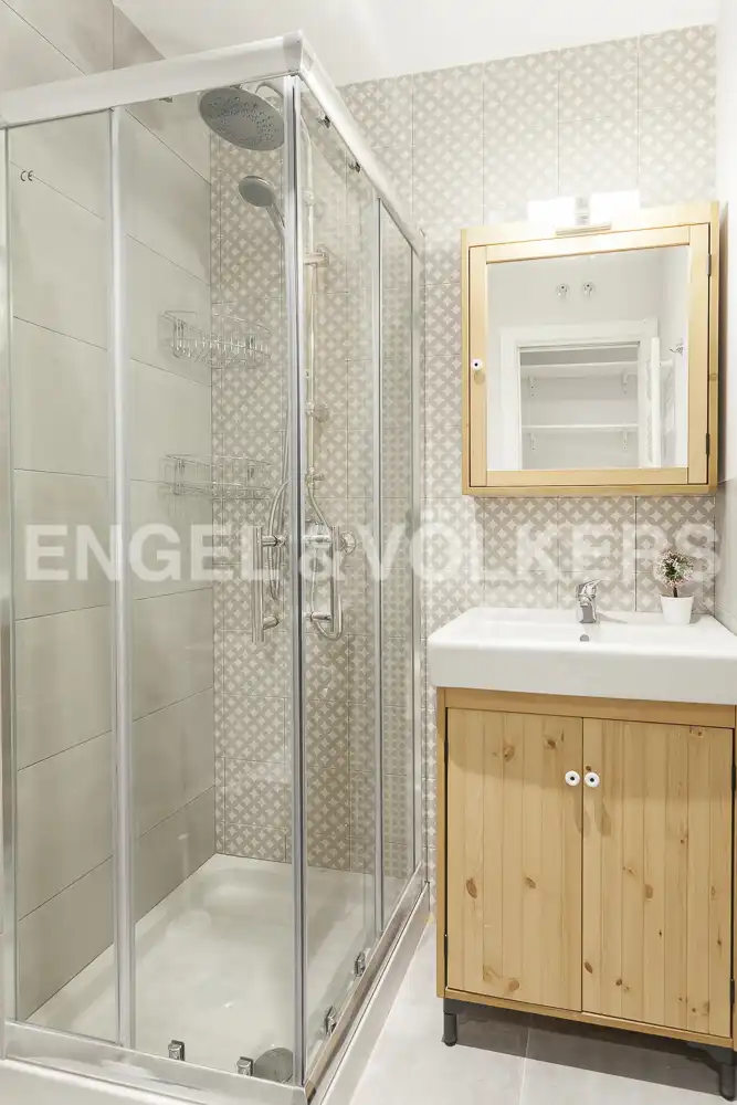 Badezimmer von Wohnungen zur Miete in Madrid mit Klimaanlage, Heizung und Möbliert