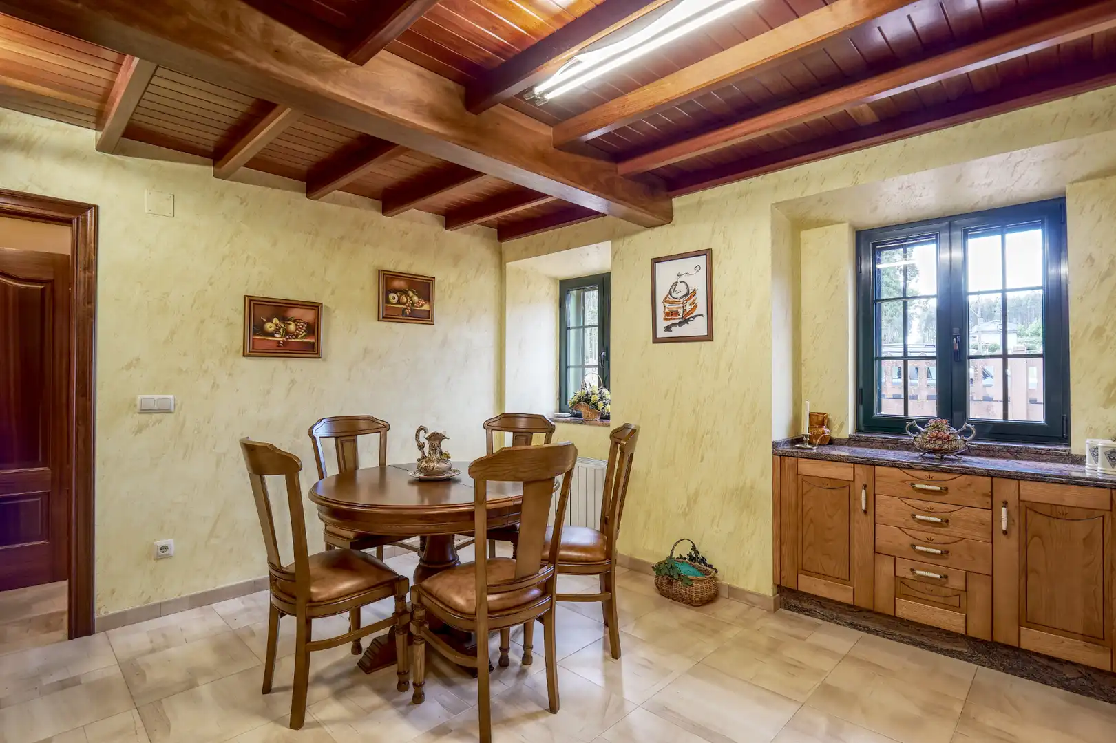 Comedor de Finca rústica en venta en Valdoviño con Calefacción, Jardín privado y Parquet