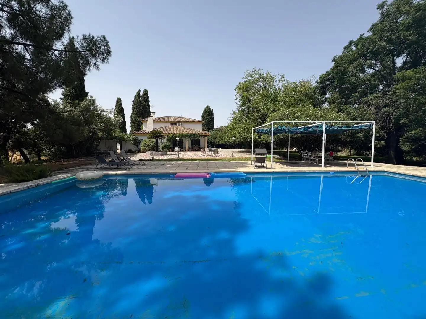Piscina de Casa o xalet en venda en Córdoba amb Aire condicionat, Jardí privat i Piscina