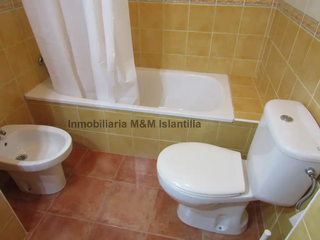 Baño de Apartamento en venta en Islantilla con Terraza, Trastero y Amueblado