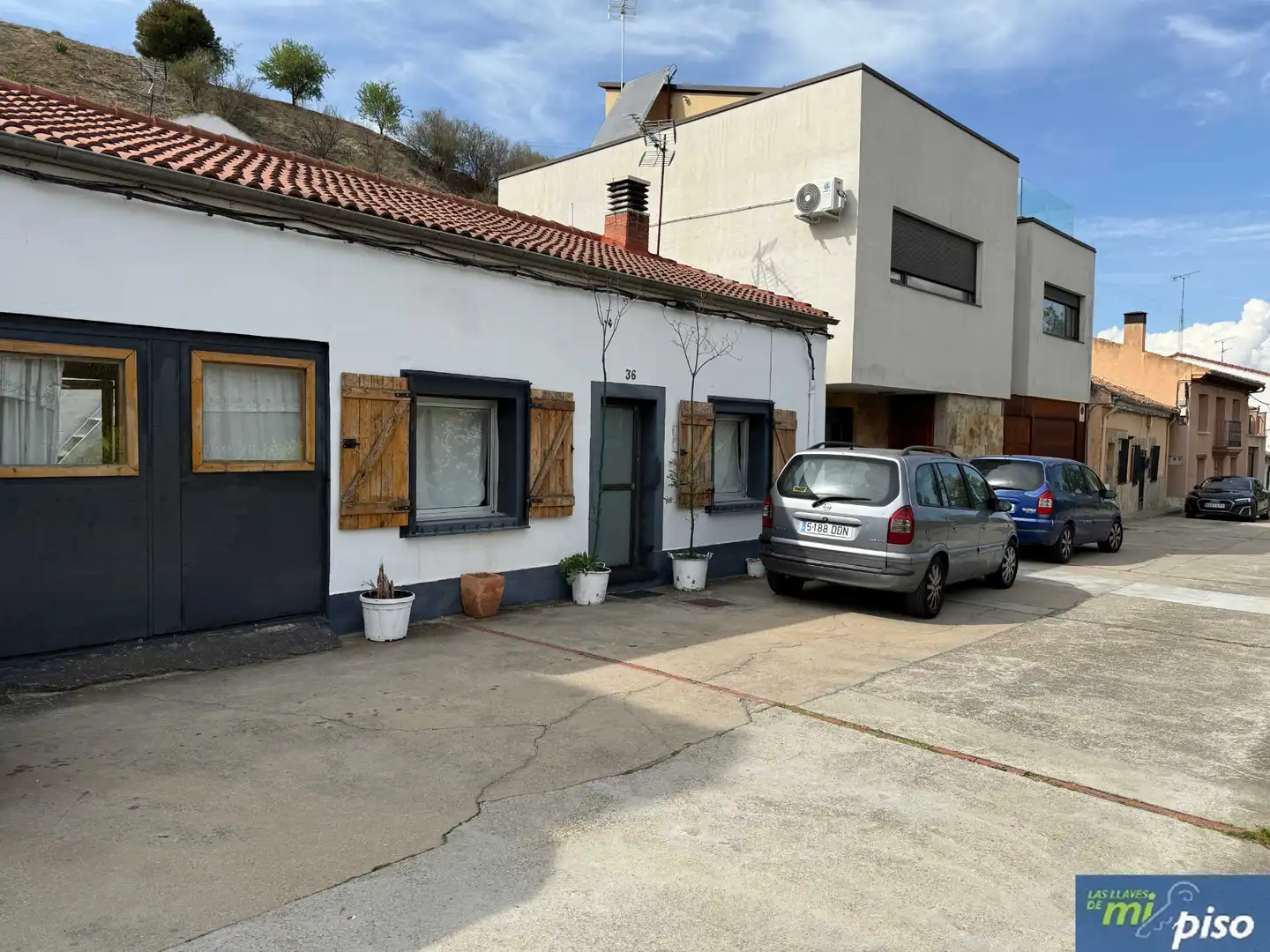 Vista exterior de Casa o xalet en venda en Valladolid amb Calefacció, Jardí privat i Parquet