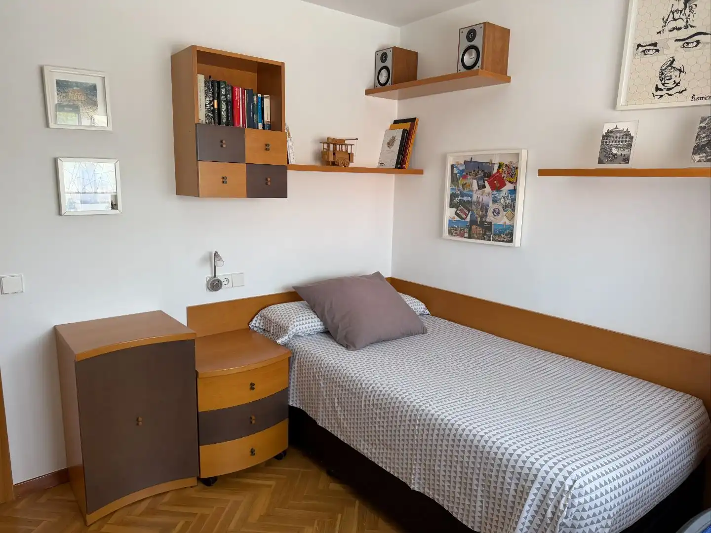 Dormitori de Casa o xalet en venda en Montserrat - Parque Empresarial