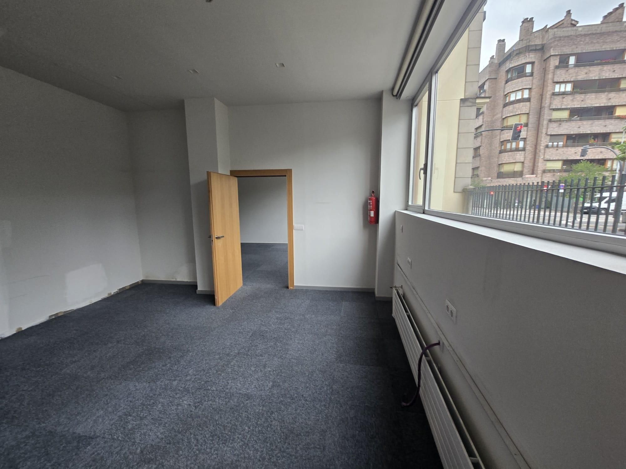 Premises for sale in Vitoria - Gasteiz  with Heating