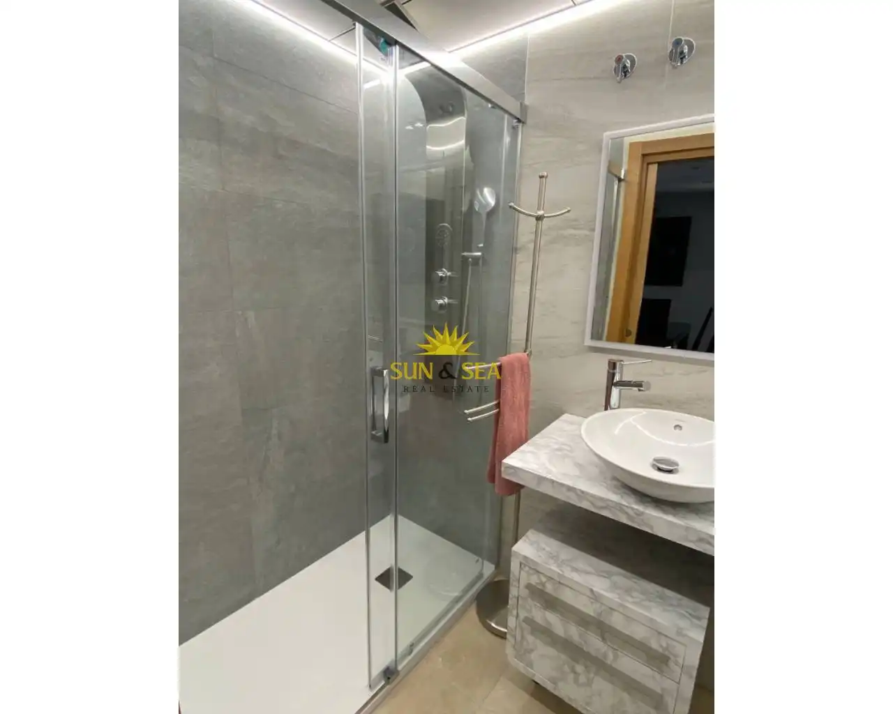 Bathroom of Apartments for rent in El Campello  with Air Conditioner, Heating and Private garden
