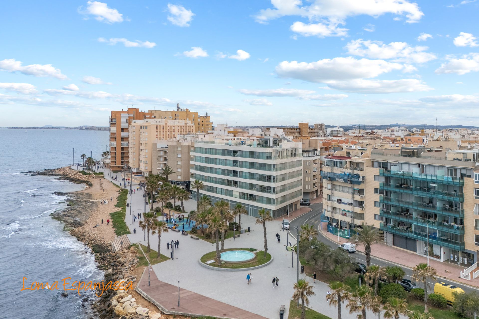 Vista exterior de Apartament en venda en Torrevieja amb Aire condicionat, Moblat i Forn