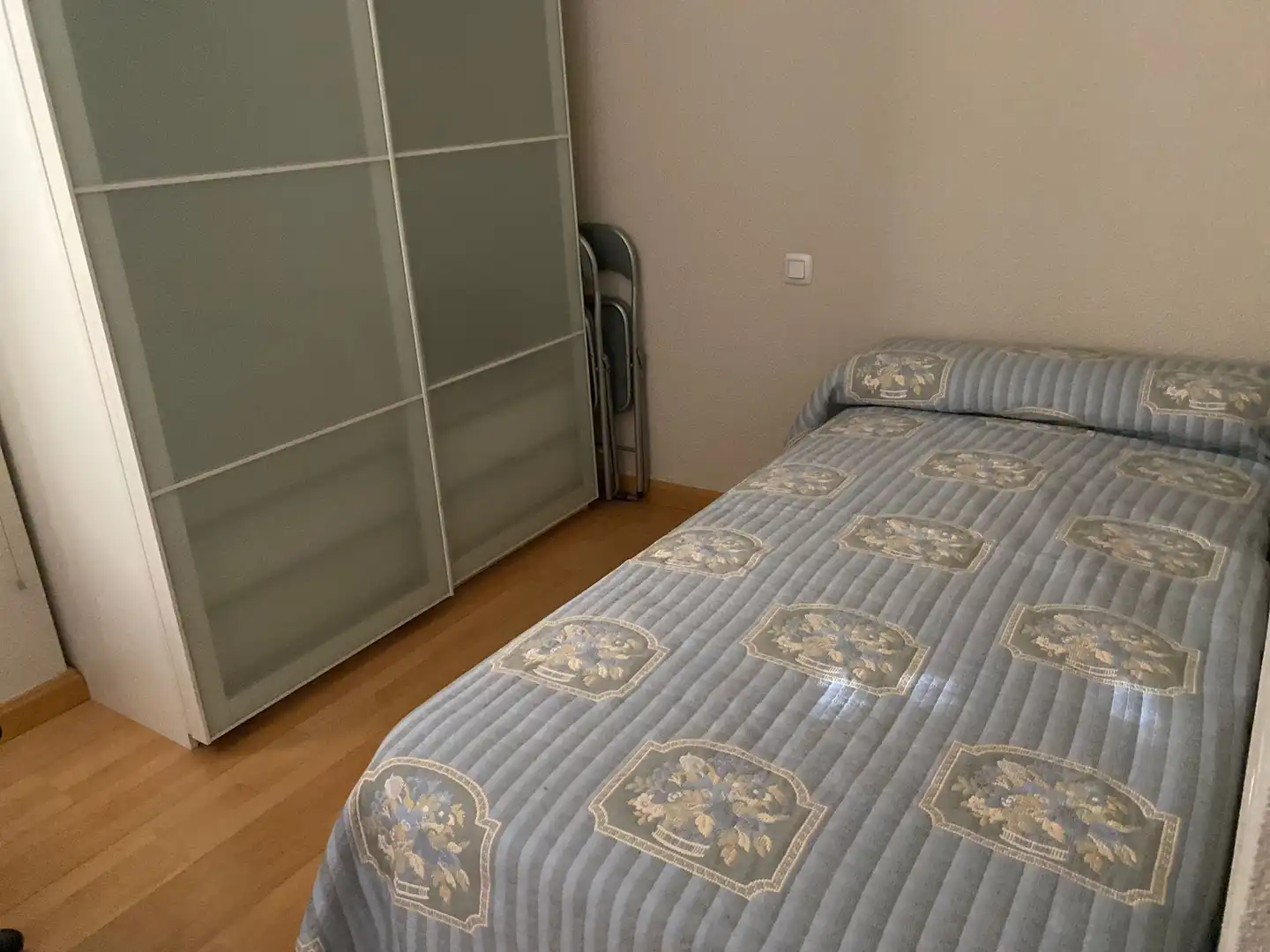 Habitación de Piso de alquiler en Mairena del Aljarafe con Aire acondicionado y Amueblado