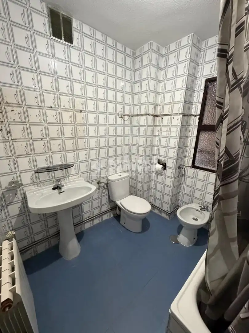 Baño de Piso en venta en Fuenlabrada con Calefacción