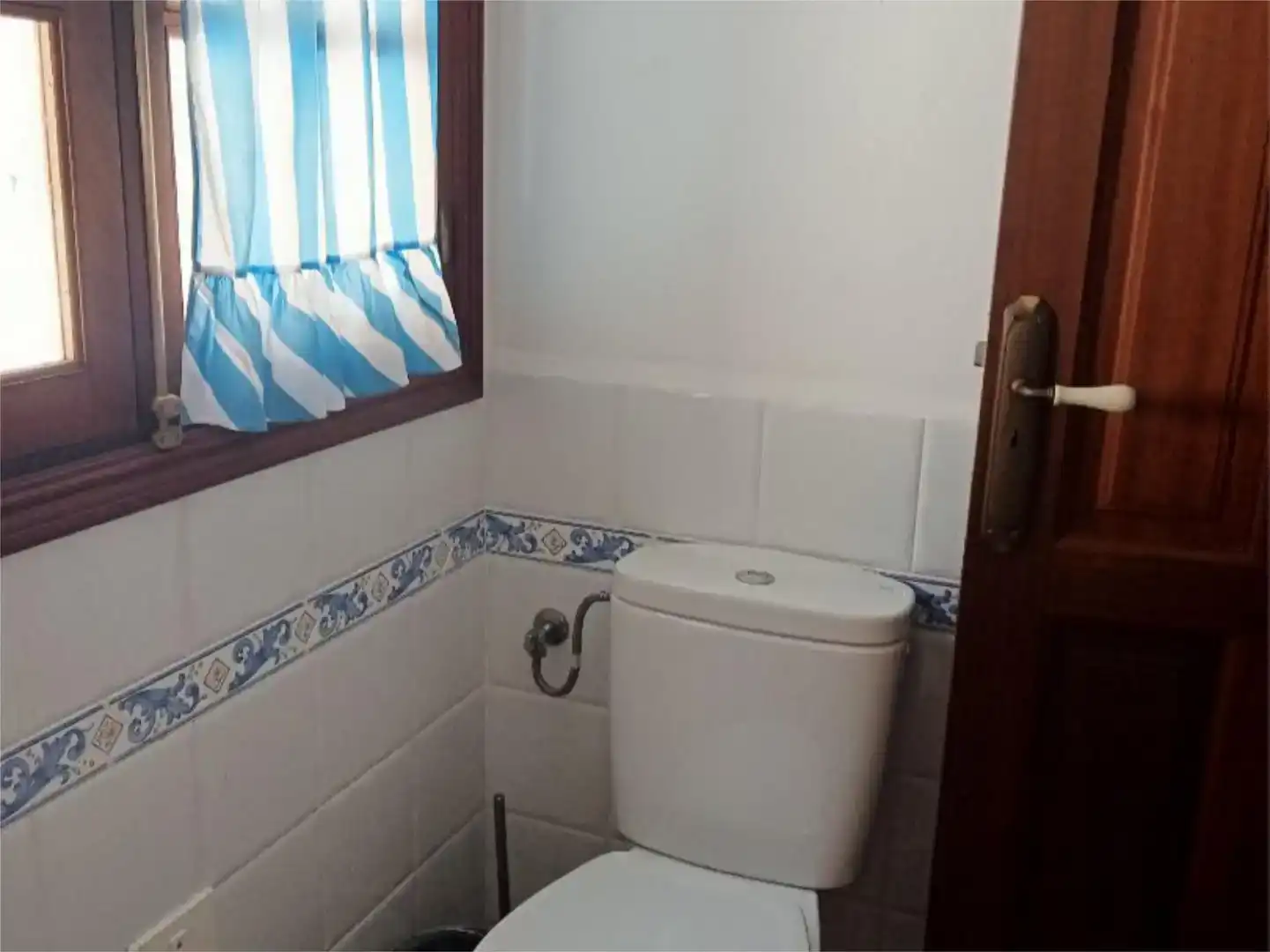 Baño de Piso de alquiler en Vallehermoso con Amueblado