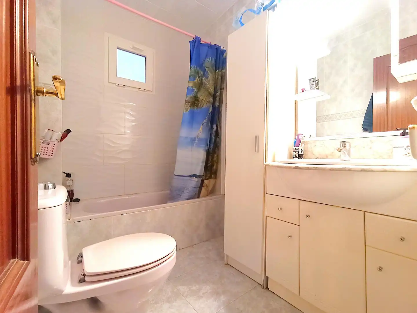 Baño de Piso en venta en Reus con Calefacción, Terraza y Horno