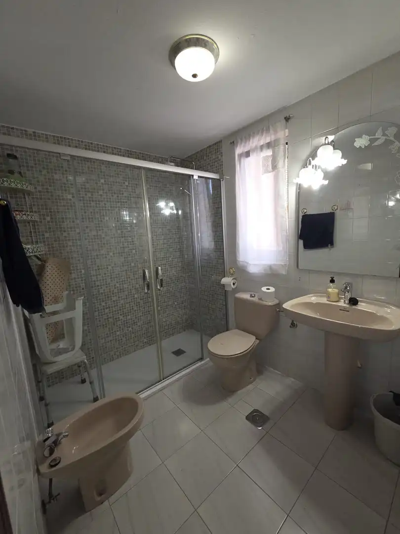 Bathroom of Flat for sale in Salamanca  with Heating, Parquet flooring and Balcony