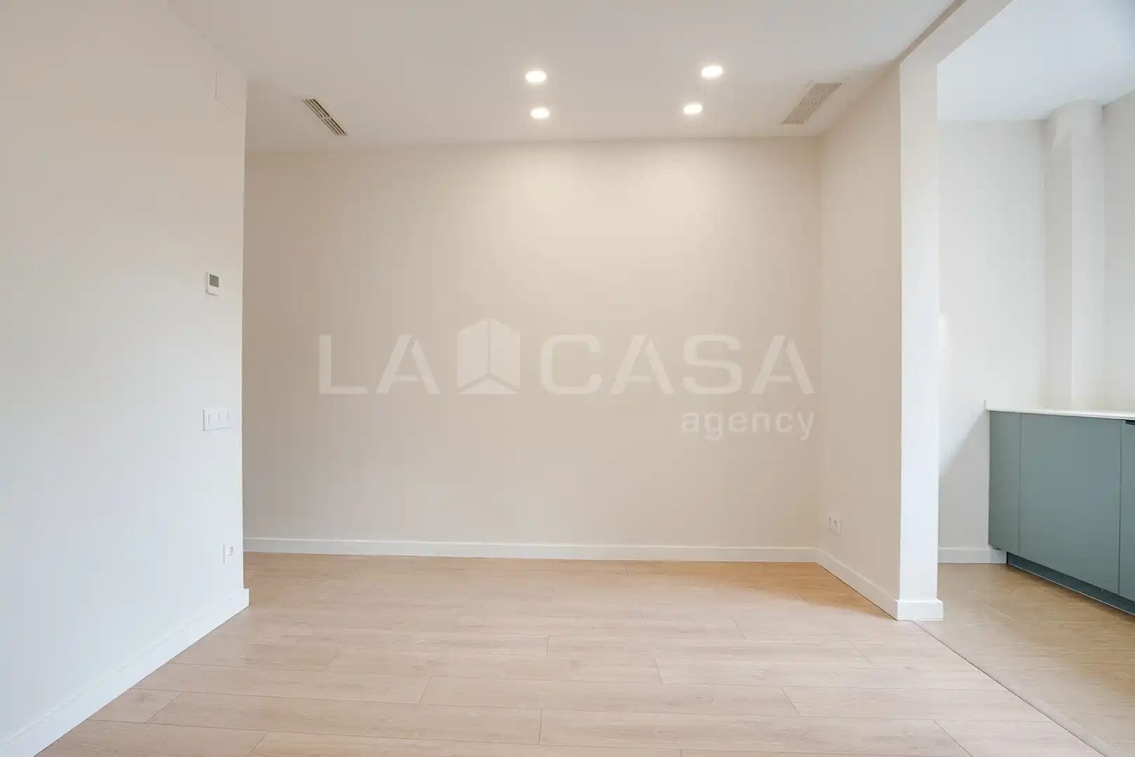 Flat for sale in Barcelona  with Balcony