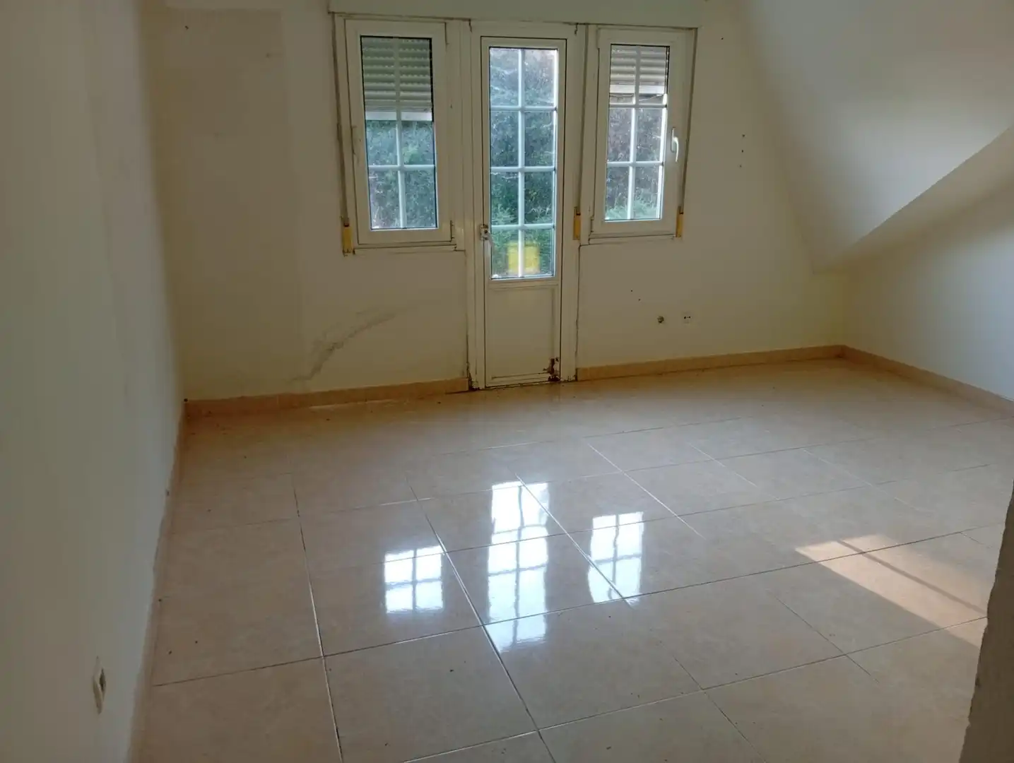 Sala d'estar de Casa o xalet en venda en Outeiro de Rei amb Jardí privat