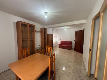 Casa con balcone in vendita a Bítem