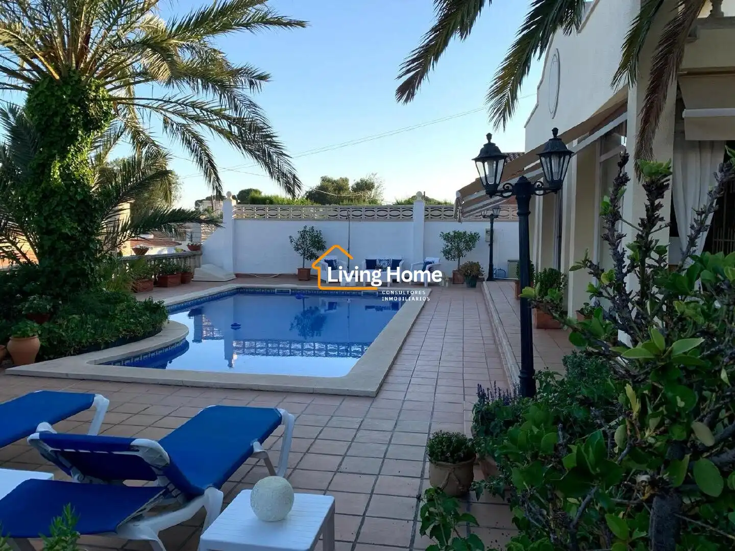 Exterior view of Houses for sale in Cambrils
