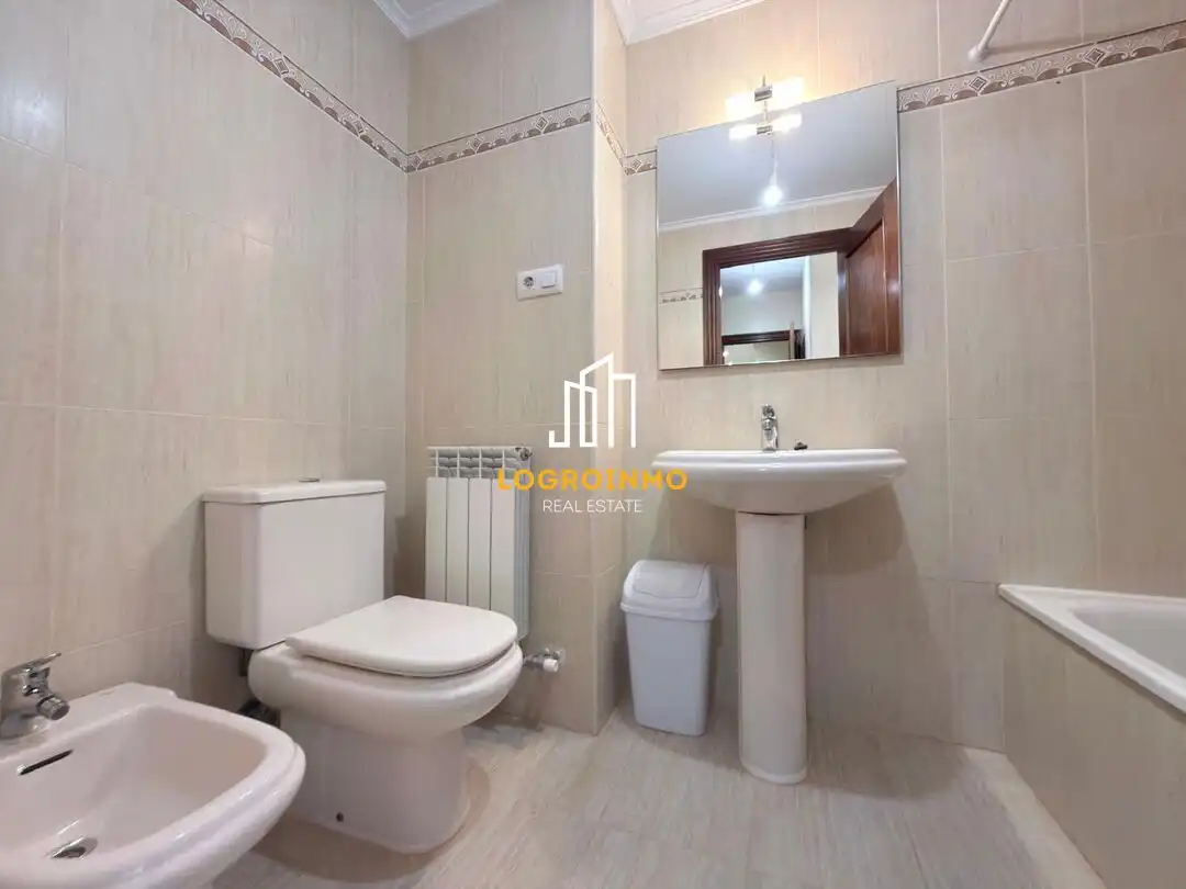 Bathroom of Flat for sale in Lardero  with Heating, Storage room and Furnished