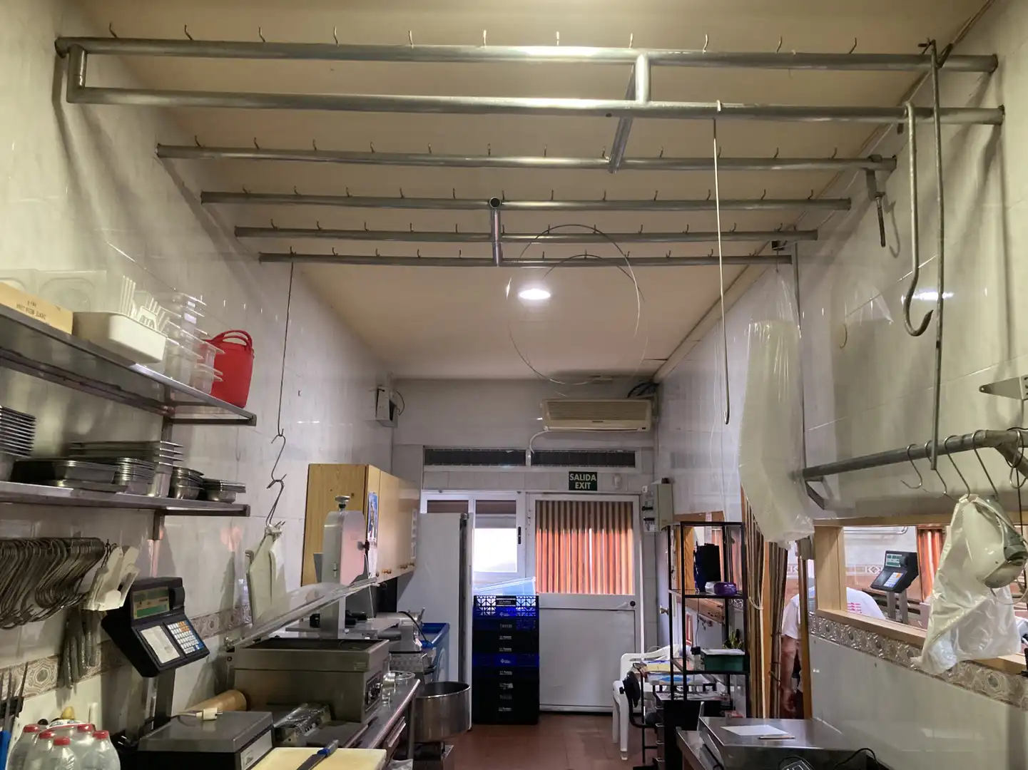 Kitchen of Commercial properties for rent in Torrent  with Air Conditioner