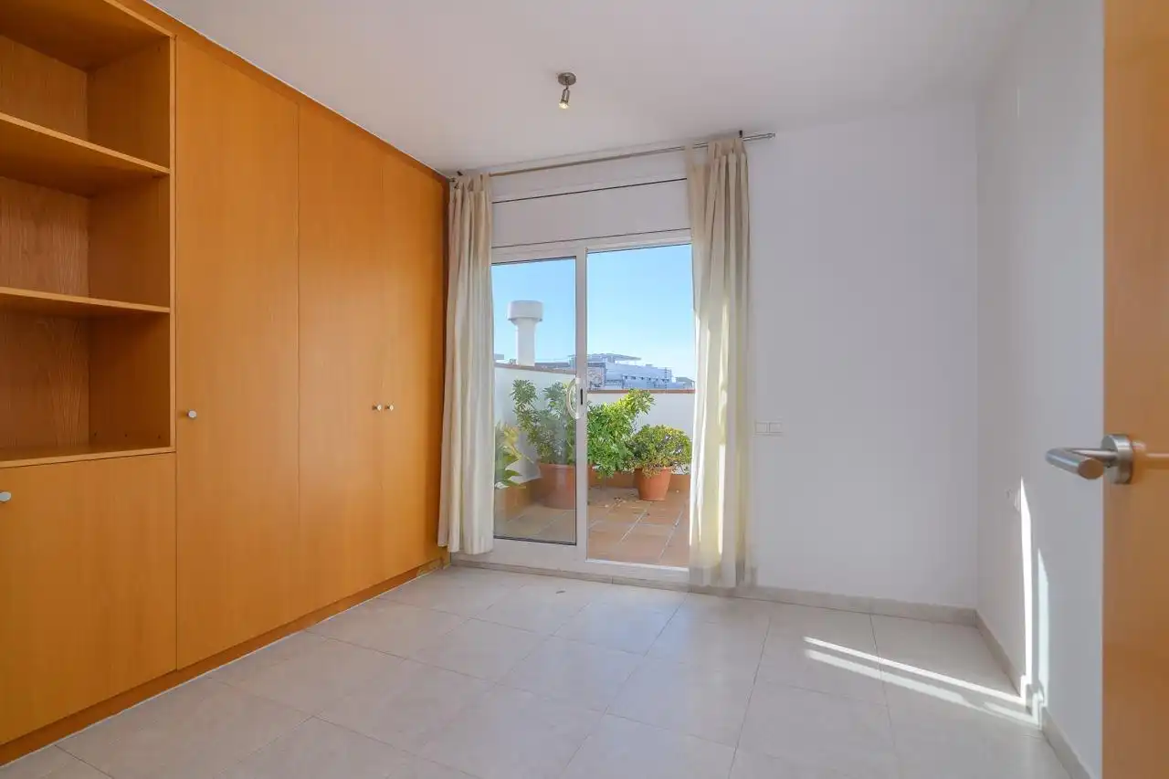 Habitación de Ático en venta en Sitges con Calefacción, Terraza y Balcón