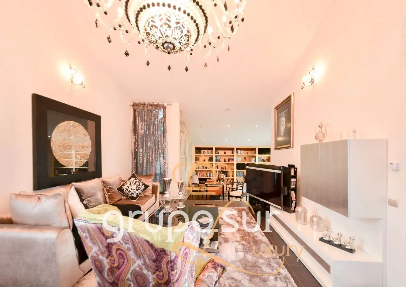 Sala d'estar de Casa o xalet en venda en Valladolid amb Aire condicionat, Calefacció i Jardí privat