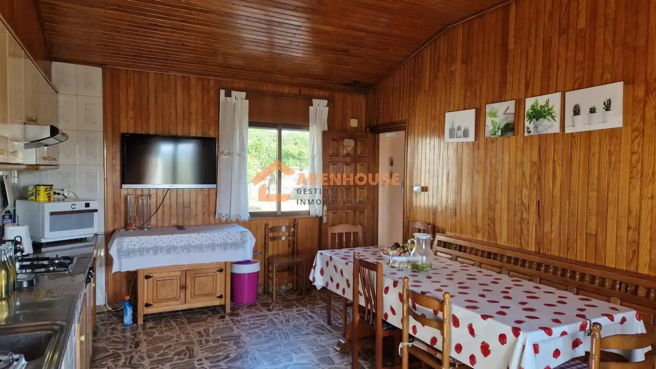 Sala d'estar de Casa o xalet en venda en Bande amb Calefacció, Jardí privat i Traster