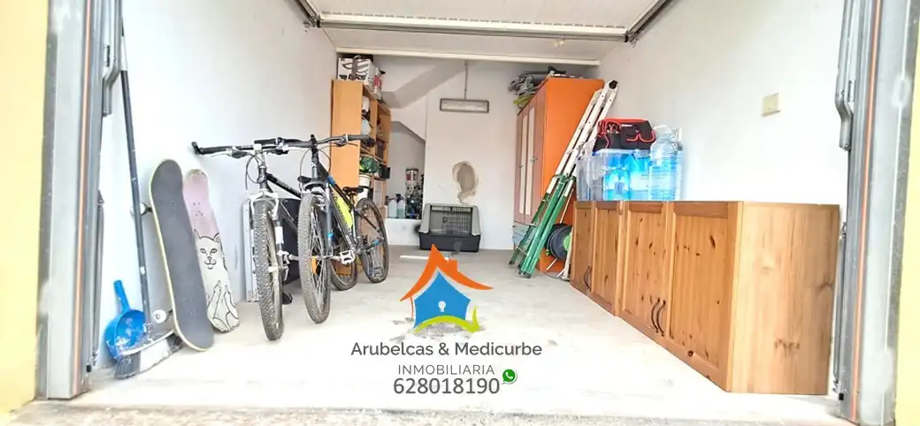 Einfamilien-Reihenhaus zum Verkauf in Arucas mit Ofen, Mikrowelle und Balkon