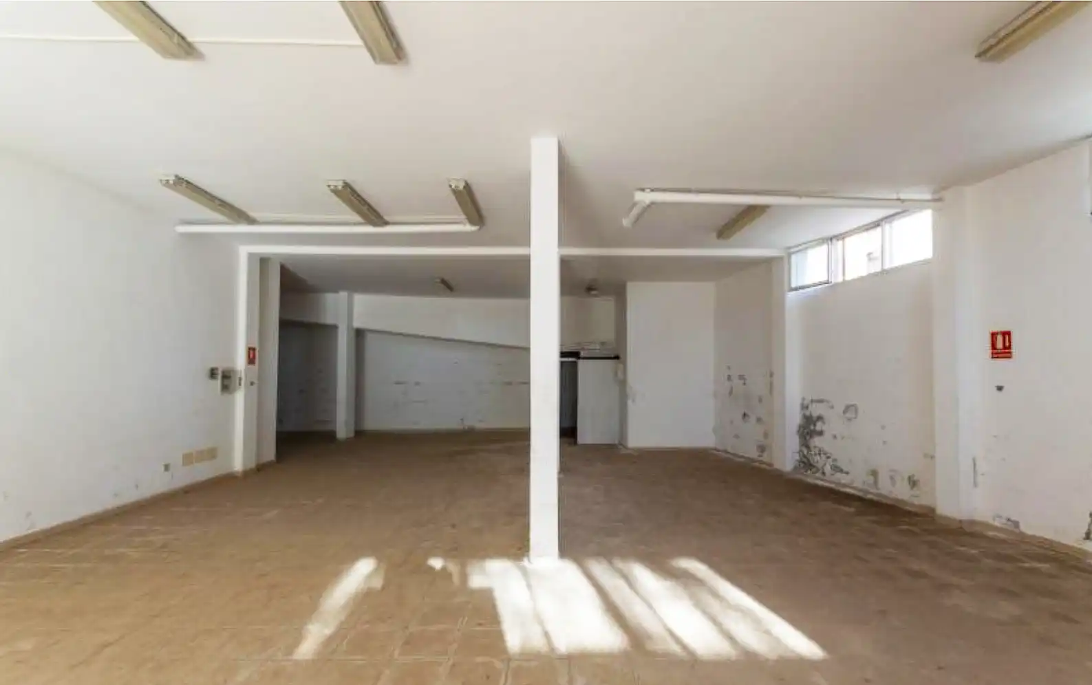 Gewerbefläche zum Verkauf in Calle Simon Rueda, imagen 5