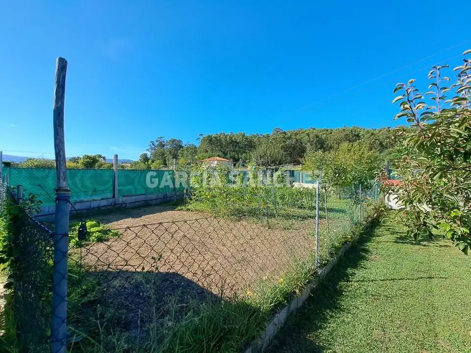 Land for sale in Boiro