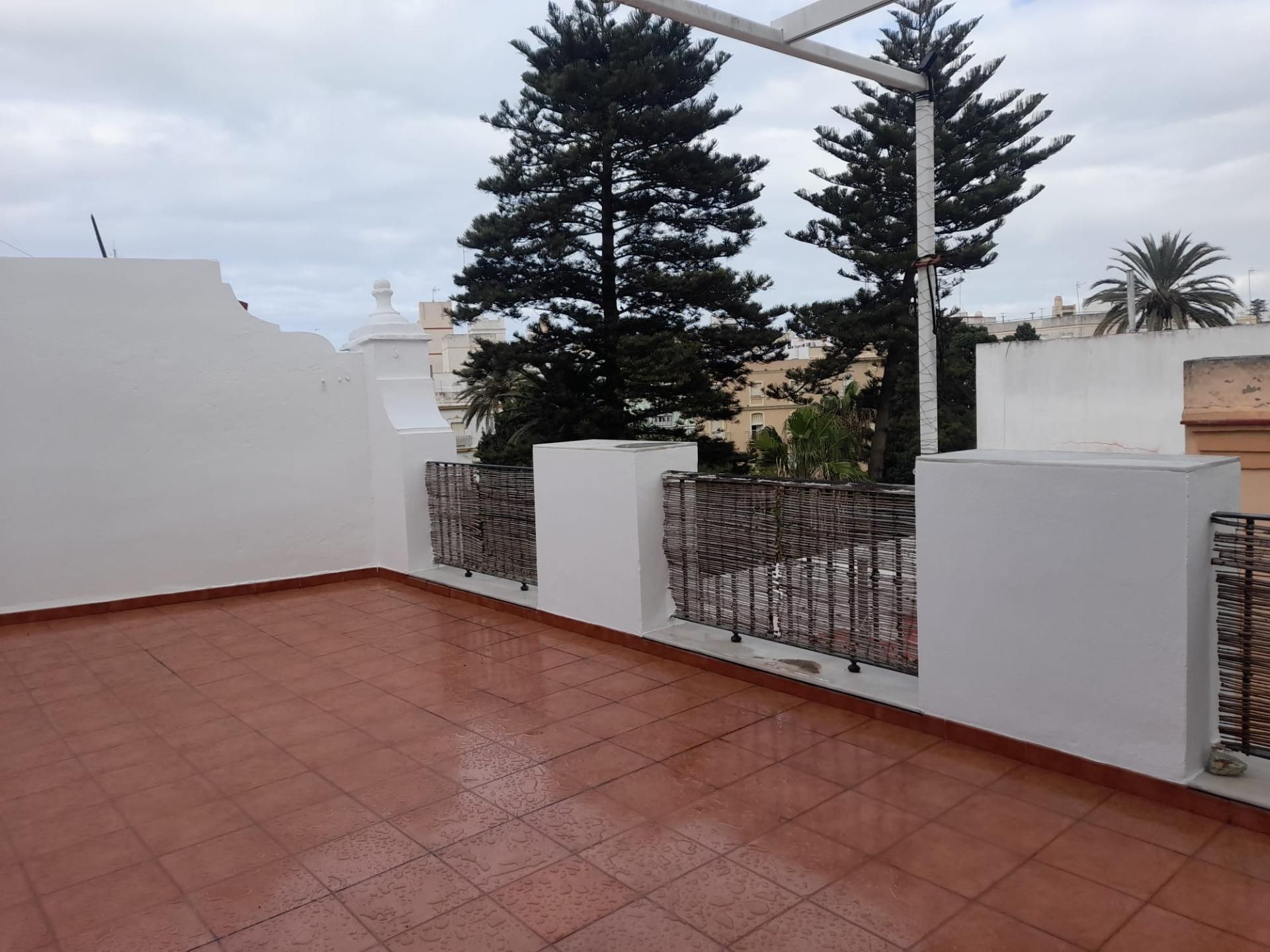Terrace of Flat to rent in  Cádiz Capital  with Air Conditioner and Terrace