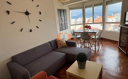 Living room of Flat for sale in Vigo   with Heating, Parquet flooring and Furnished