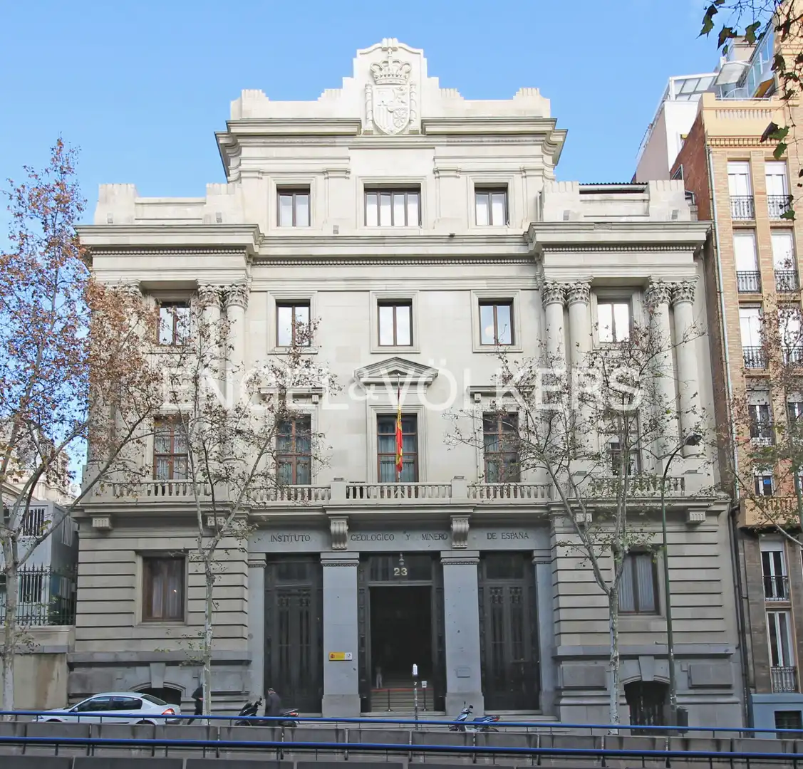 Außenansicht von Wohnung zur Miete in Madrid mit Klimaanlage, Heizung und Möbliert